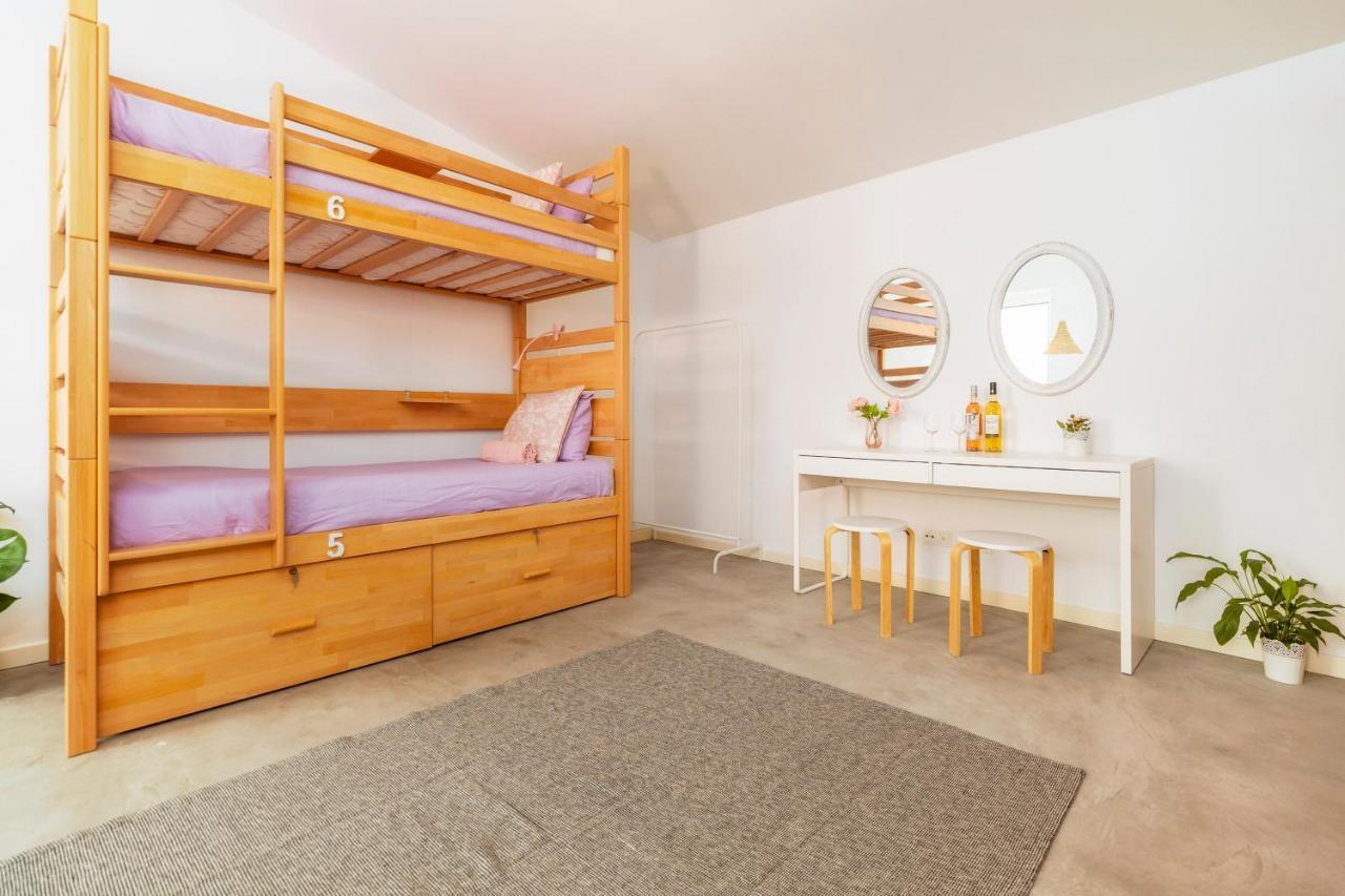 Hostal Female *